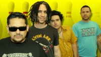 חייבים להחזיר את נופקס (NOFX) לארץ אחרי מה שעשו לפט מייק בירושלים!